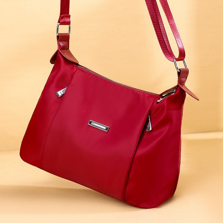 "Sleek & Stylish Shoulder Bag – Your Go-To Daily Essential!"