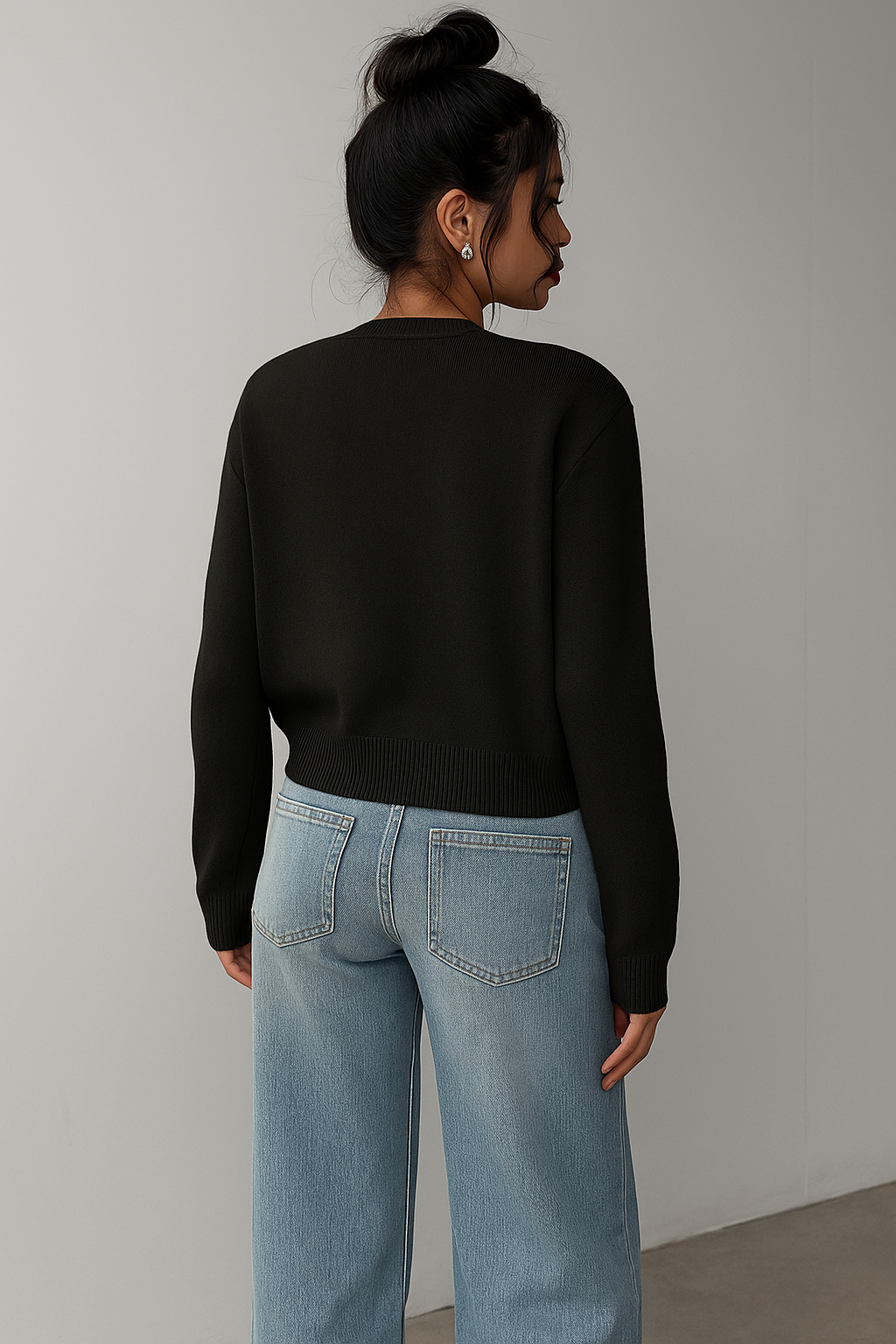 Chic Knit Cardigan – Slim Cropped Sweater for Women