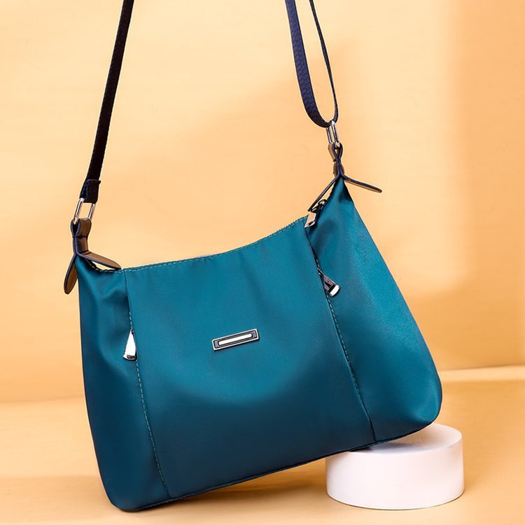 "Sleek & Stylish Shoulder Bag – Your Go-To Daily Essential!"